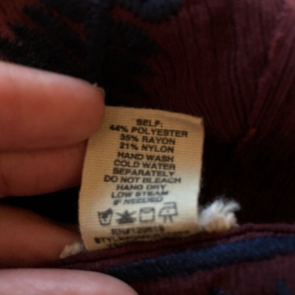 Gimmicks Embroidered Long Sleeve Blouse - Picture 5 of 6